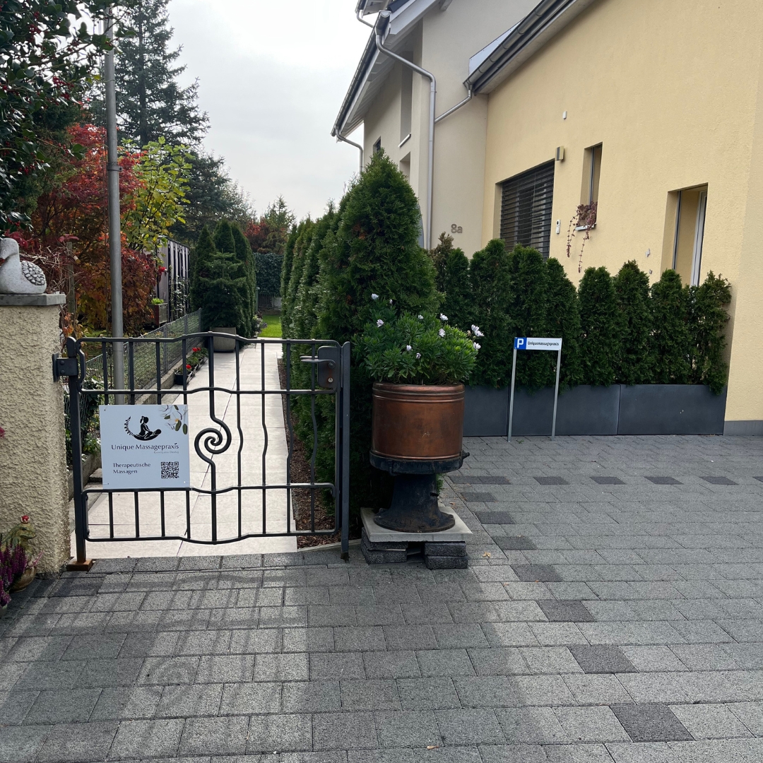 Kundenparkplatz Unique Massagepraxis